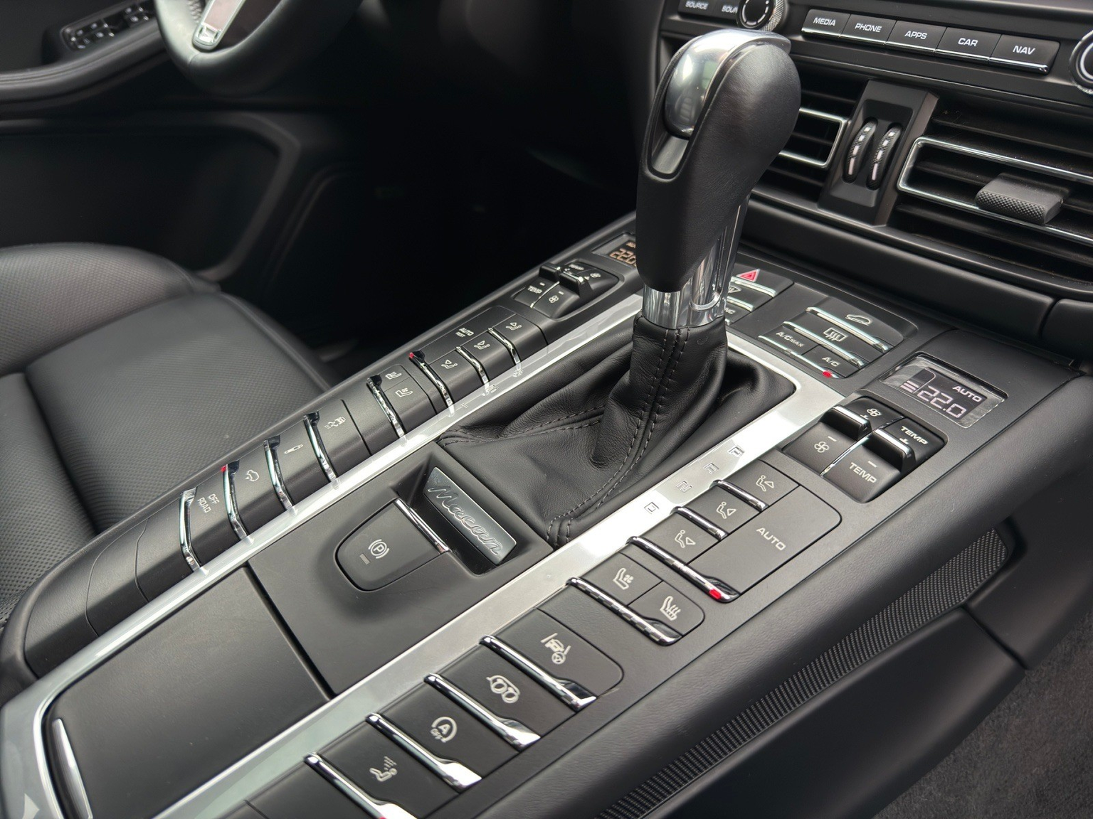 PORSCHE Macan Turbo PDK