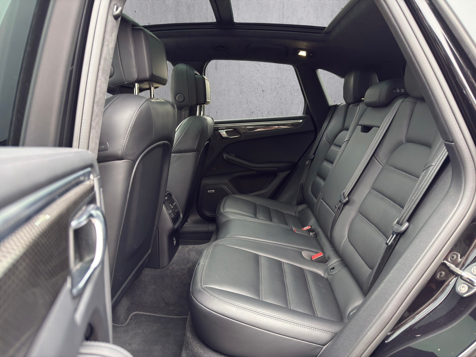 PORSCHE Macan Turbo PDK
