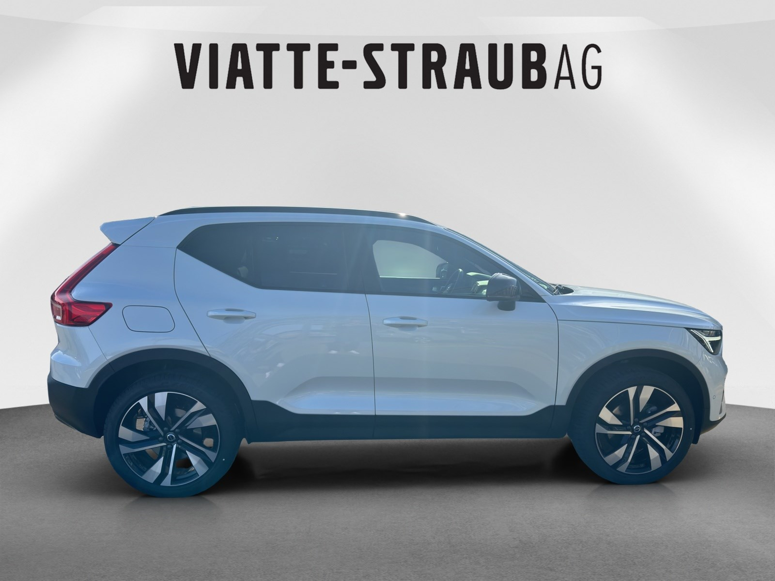 VOLVO XC40 2.0 B4 MH Ultra Dark