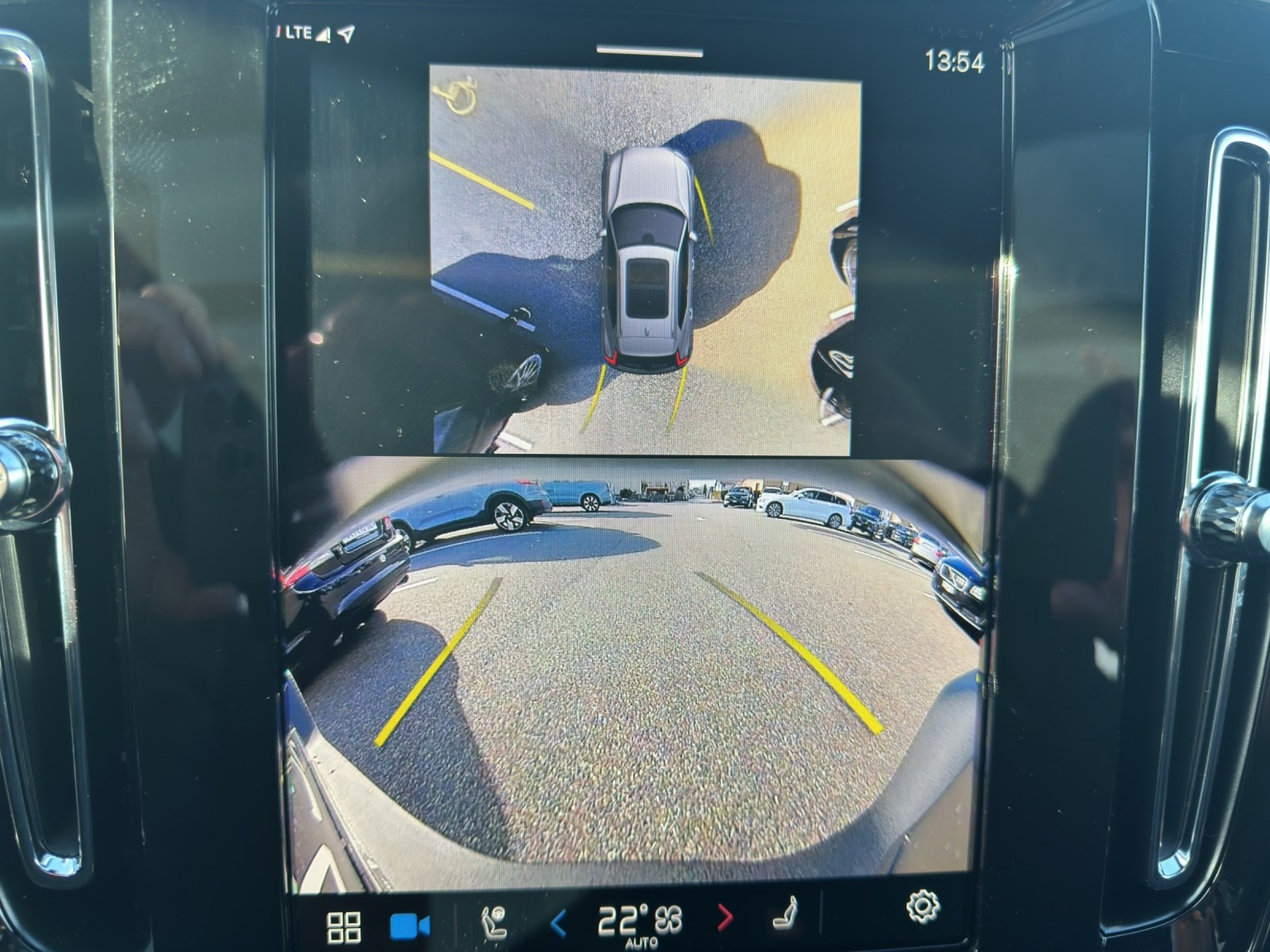 VOLVO XC40 2.0 B4 MH Ultra Dark