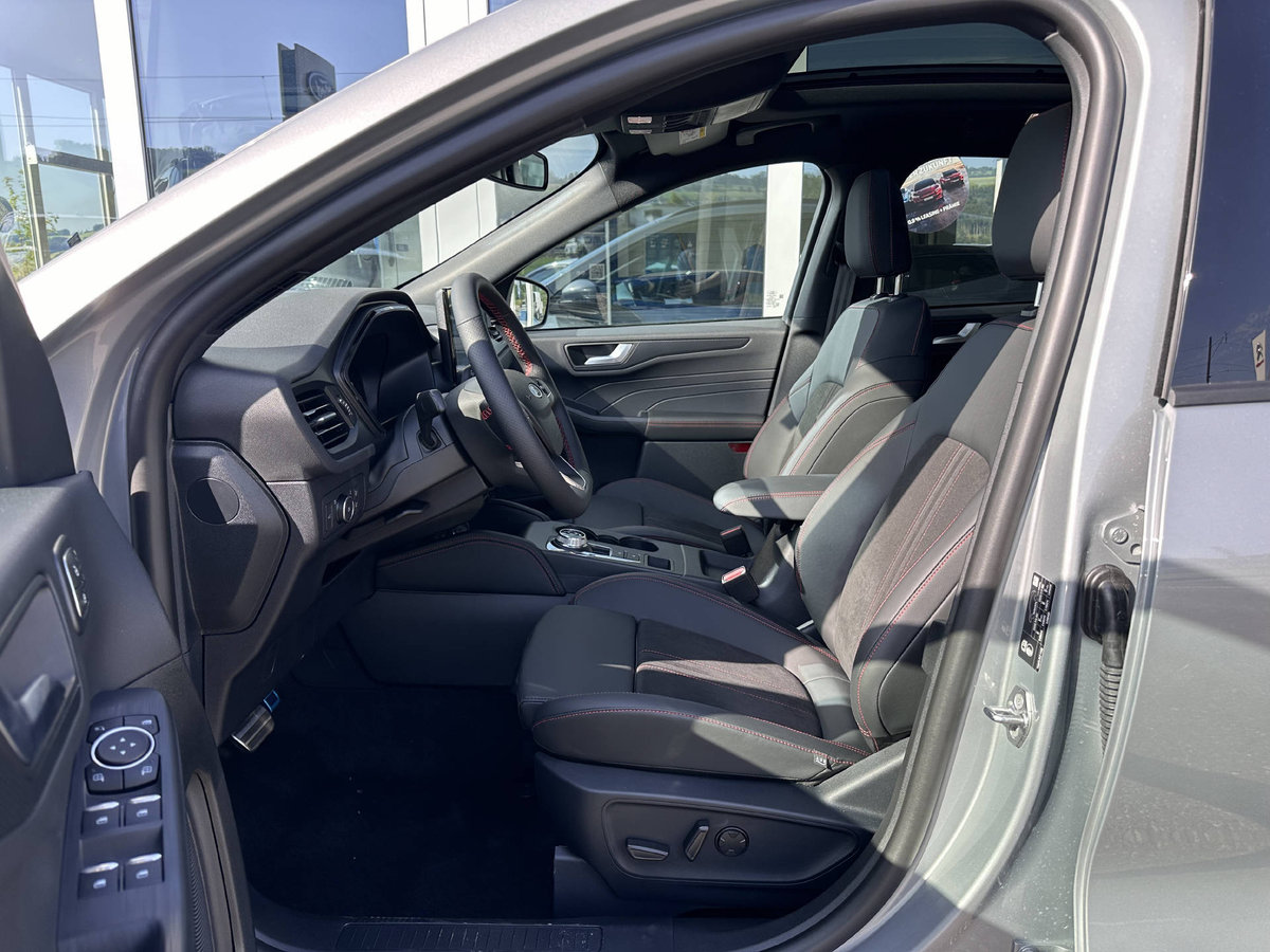 FORD Kuga 2.5 Hybrid ST-Line X 4x4