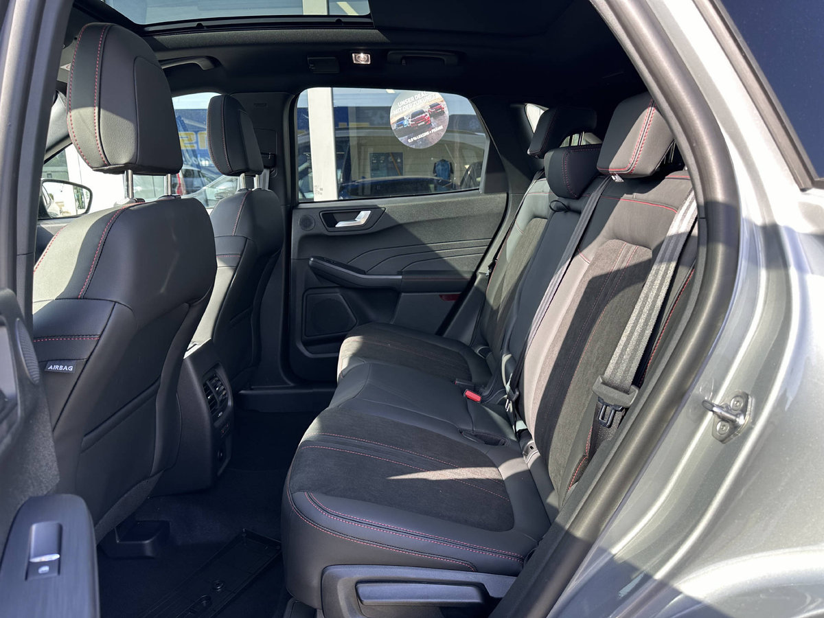 FORD Kuga 2.5 Hybrid ST-Line X 4x4