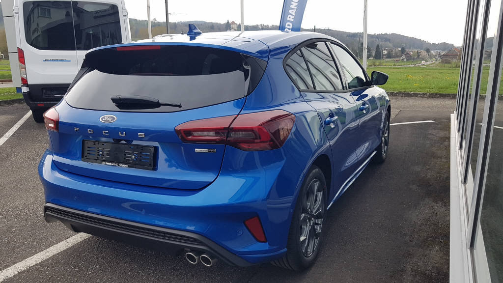 FORD Focus 1.0i EcoB Hybrid 155 ST-Line
