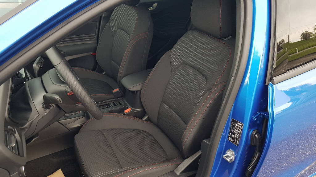 FORD Focus 1.0i EcoB Hybrid 155 ST-Line