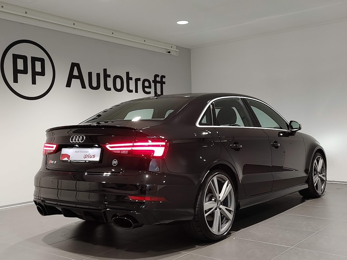 AUDI RS3 Limousine 2.5 TSI quattro S-tronic