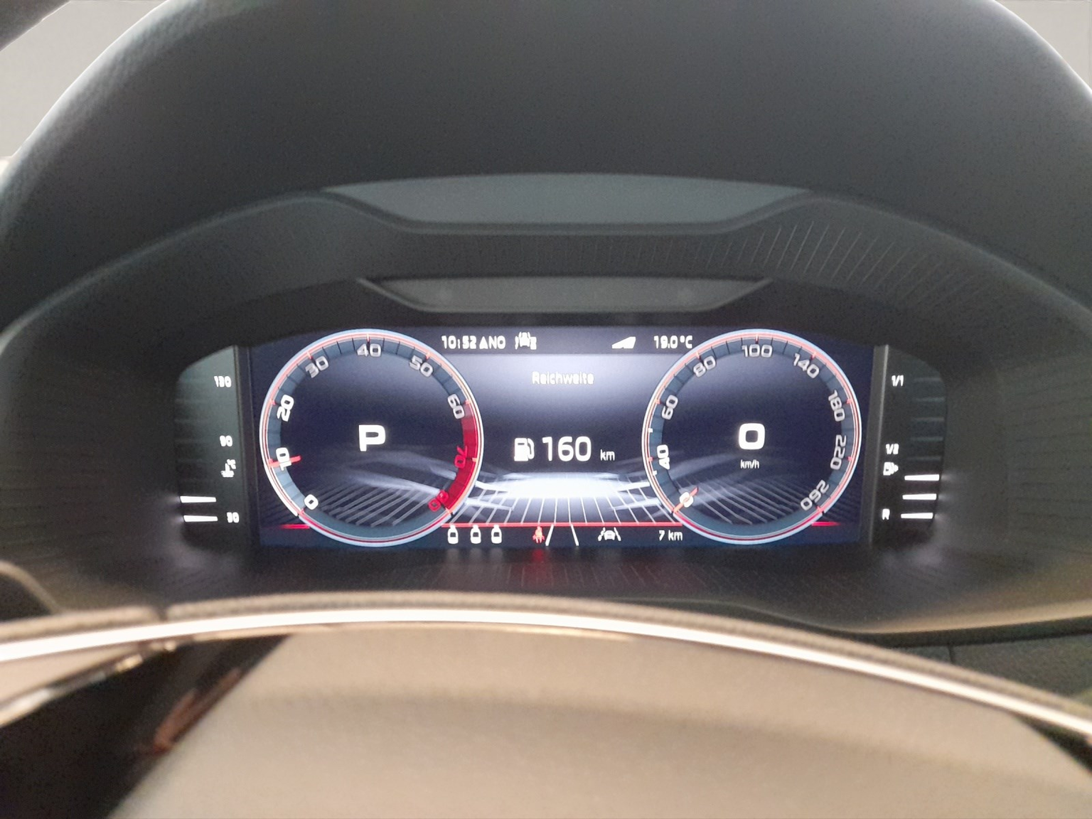 SKODA Karoq 2.0 TSI SportLine DSG 4x4