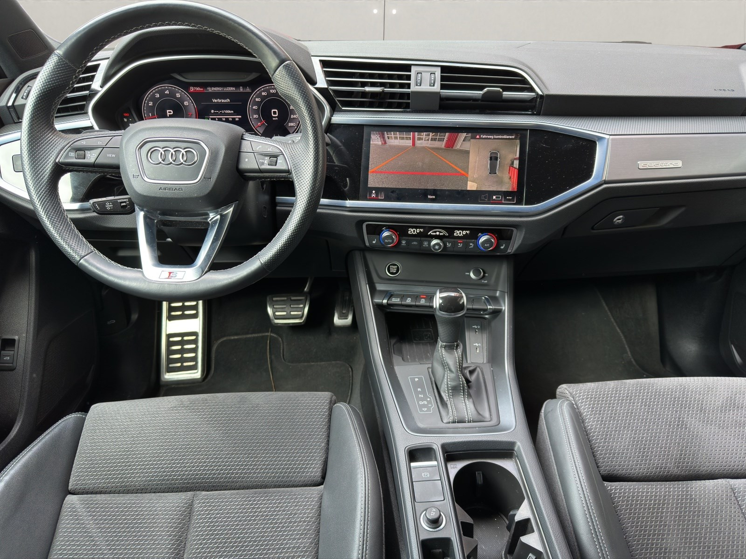 AUDI Q3 2.0 45 TFSI S line quat. S-Tr.