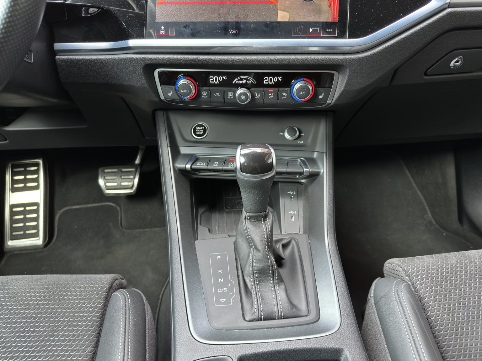 AUDI Q3 2.0 45 TFSI S line quat. S-Tr.