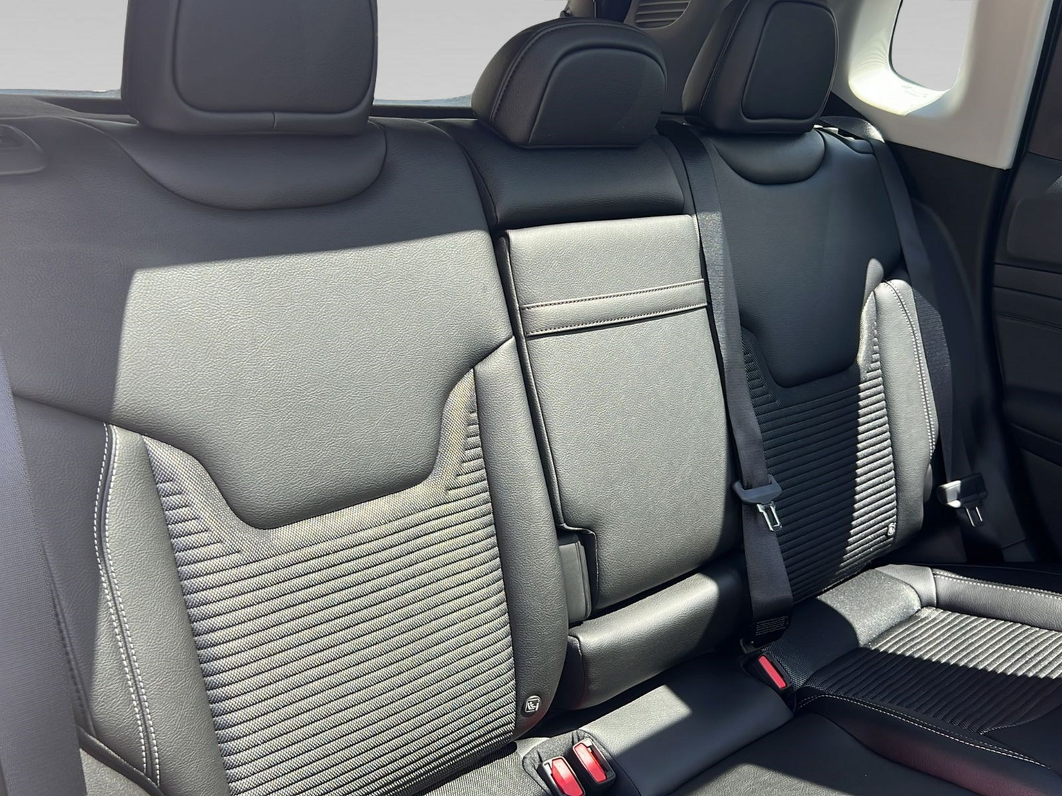 JEEP Compass 1.3 Swiss Limited 4xe Pack Plus Sky
