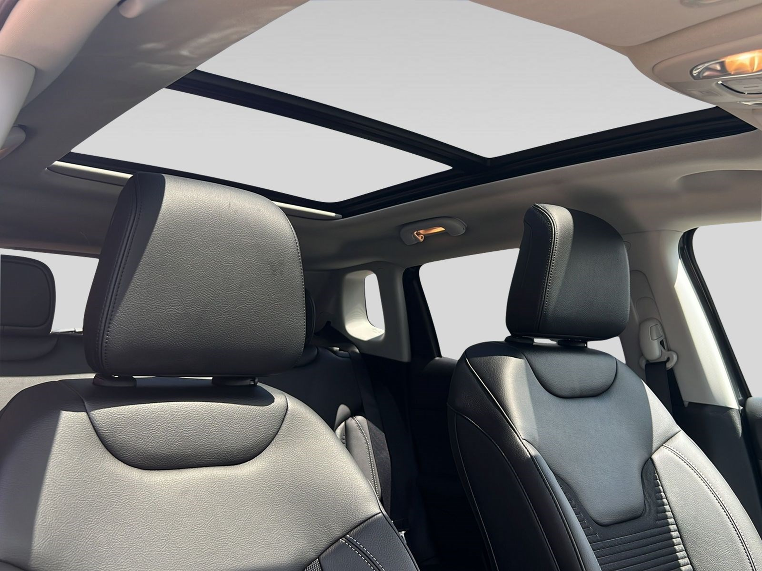 JEEP Compass 1.3 Swiss Limited 4xe Pack Plus Sky
