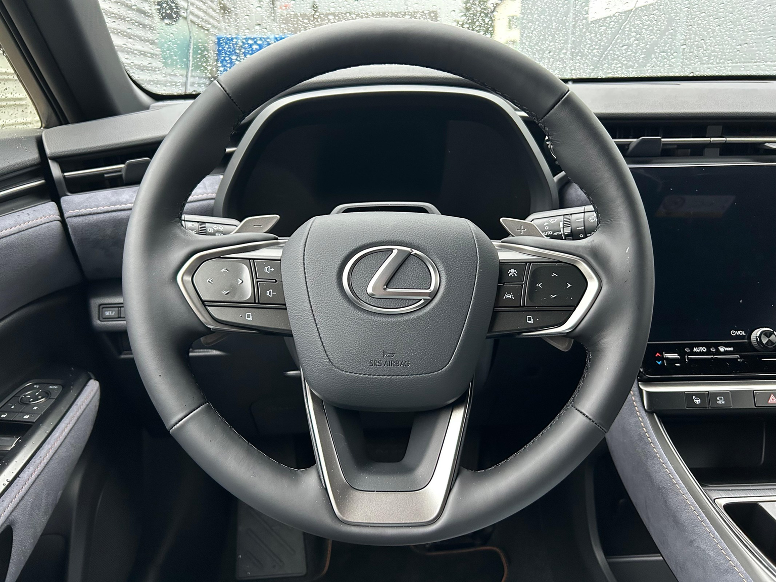 LEXUS LBX 1.5 Hybrid Cool AWD