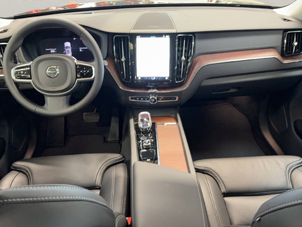 VOLVO XC60 2.0 T8 TE Ultra Bright eA