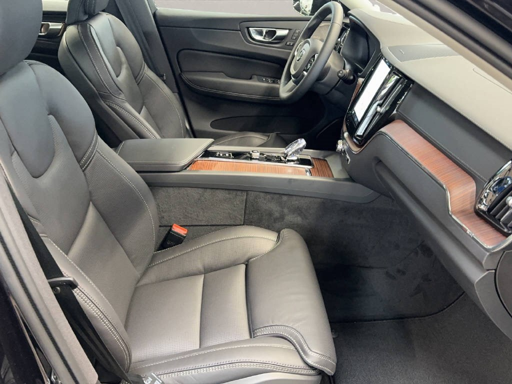 VOLVO XC60 2.0 T8 TE Ultra Bright eA
