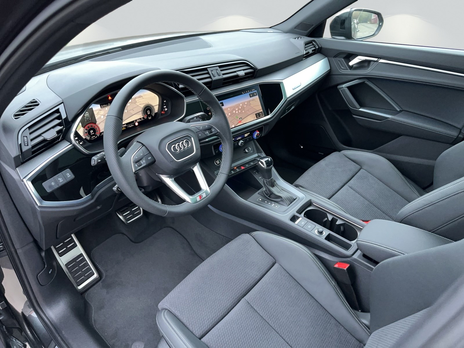 AUDI Q3 35 TFSI S line Attraction S-tronic