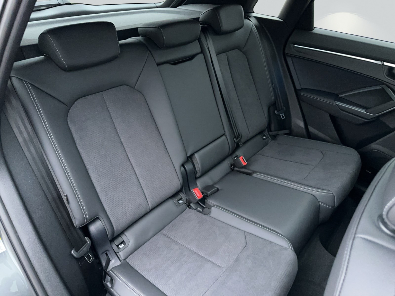 AUDI Q3 35 TFSI S line Attraction S-tronic