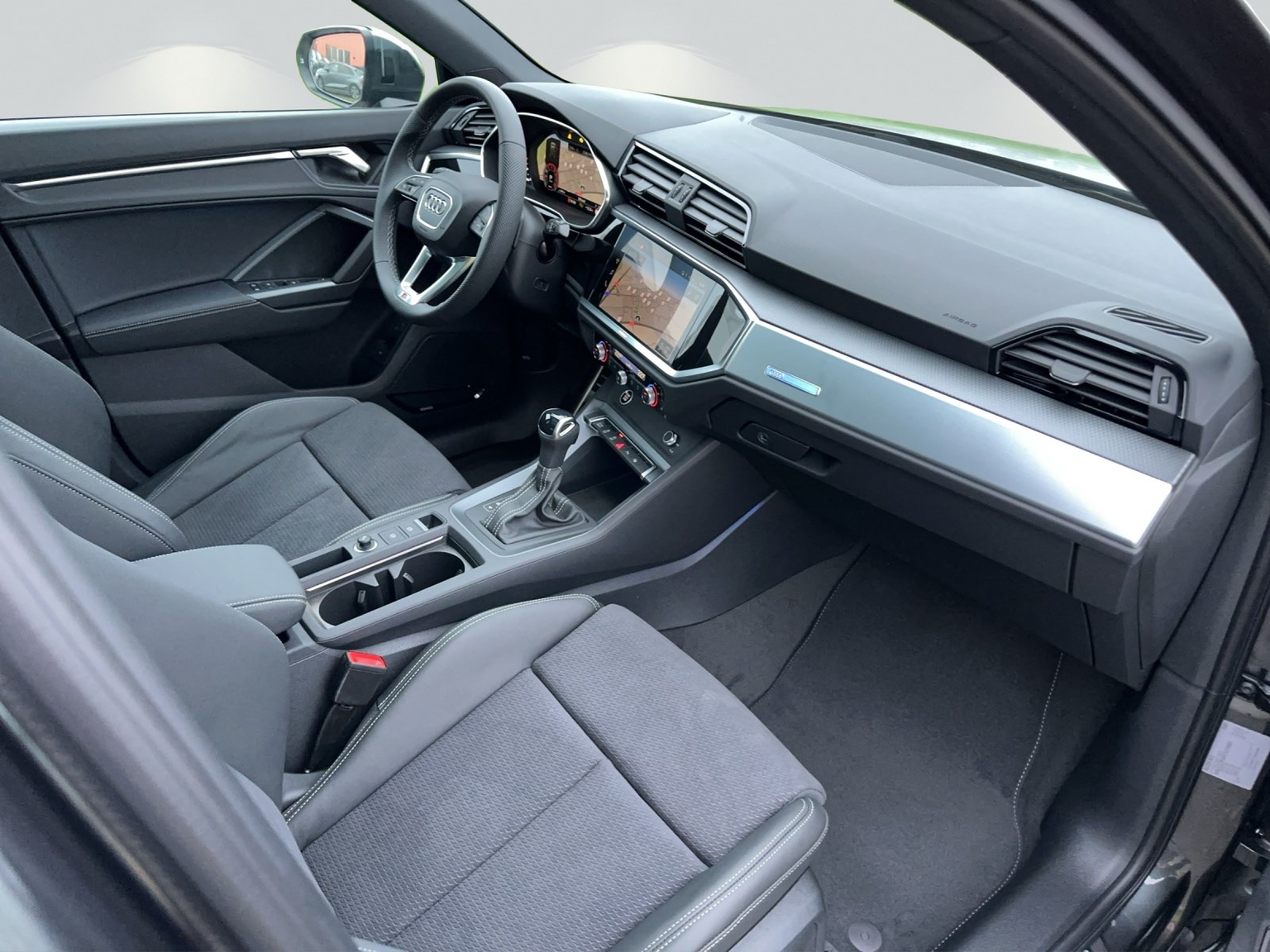 AUDI Q3 35 TFSI S line Attraction S-tronic