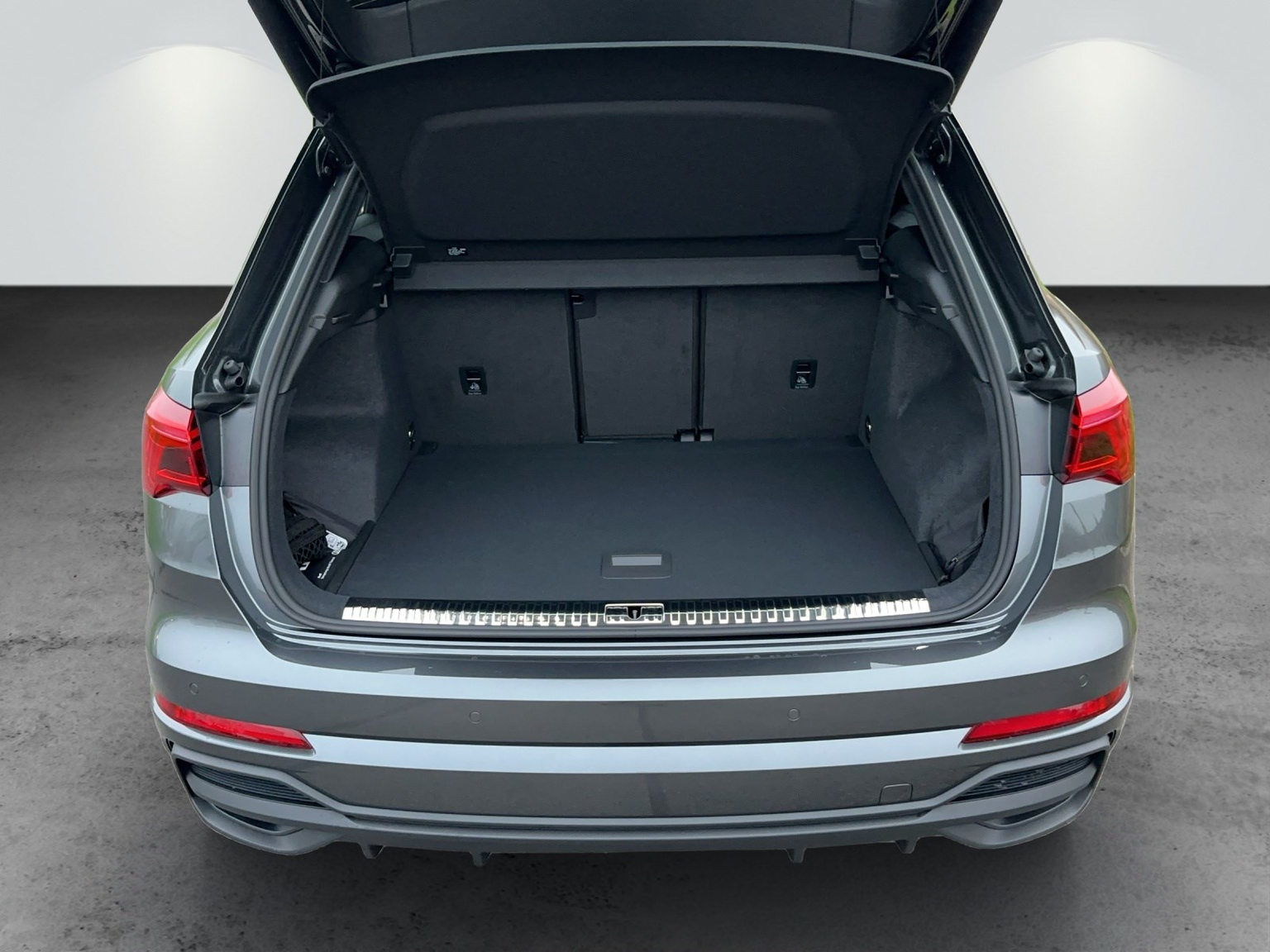AUDI Q3 35 TFSI S line Attraction S-tronic