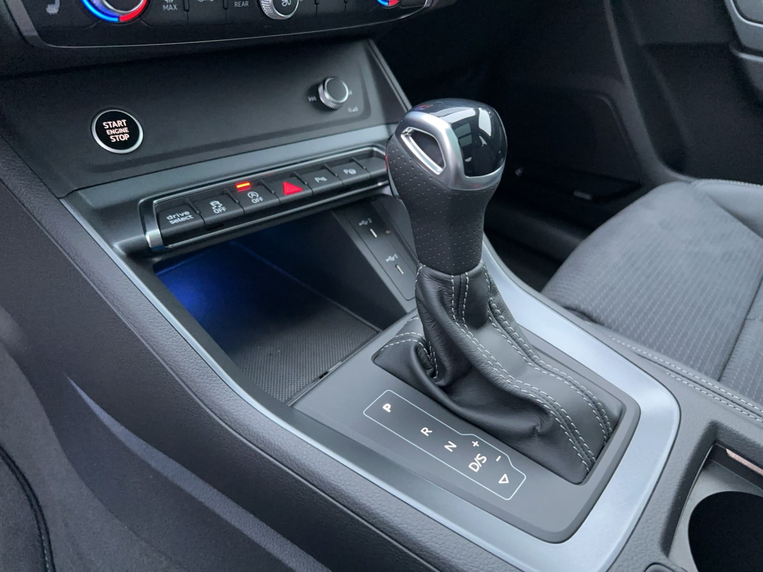 AUDI Q3 35 TFSI S line Attraction S-tronic