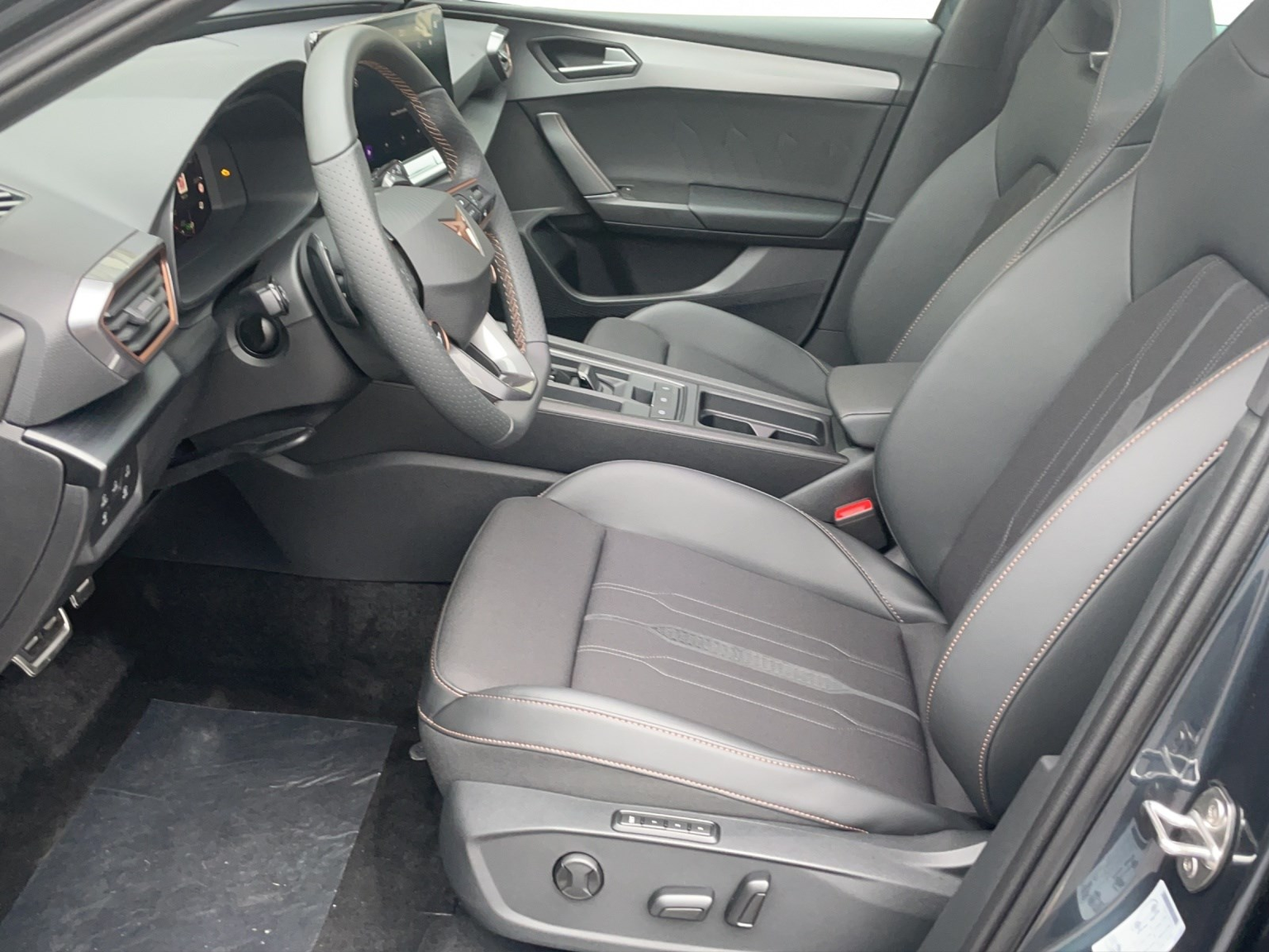 SEAT CUPRA Leon ST 2.0 TSI 245 DSG VZ
