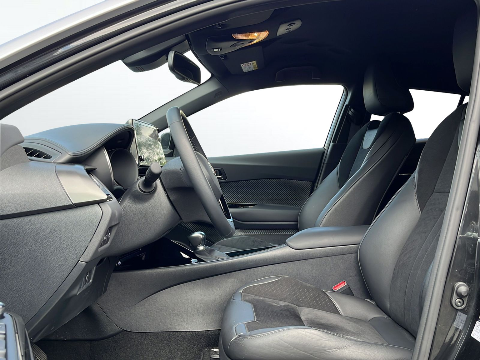 TOYOTA C-HR 2.0 HSD CVT Move