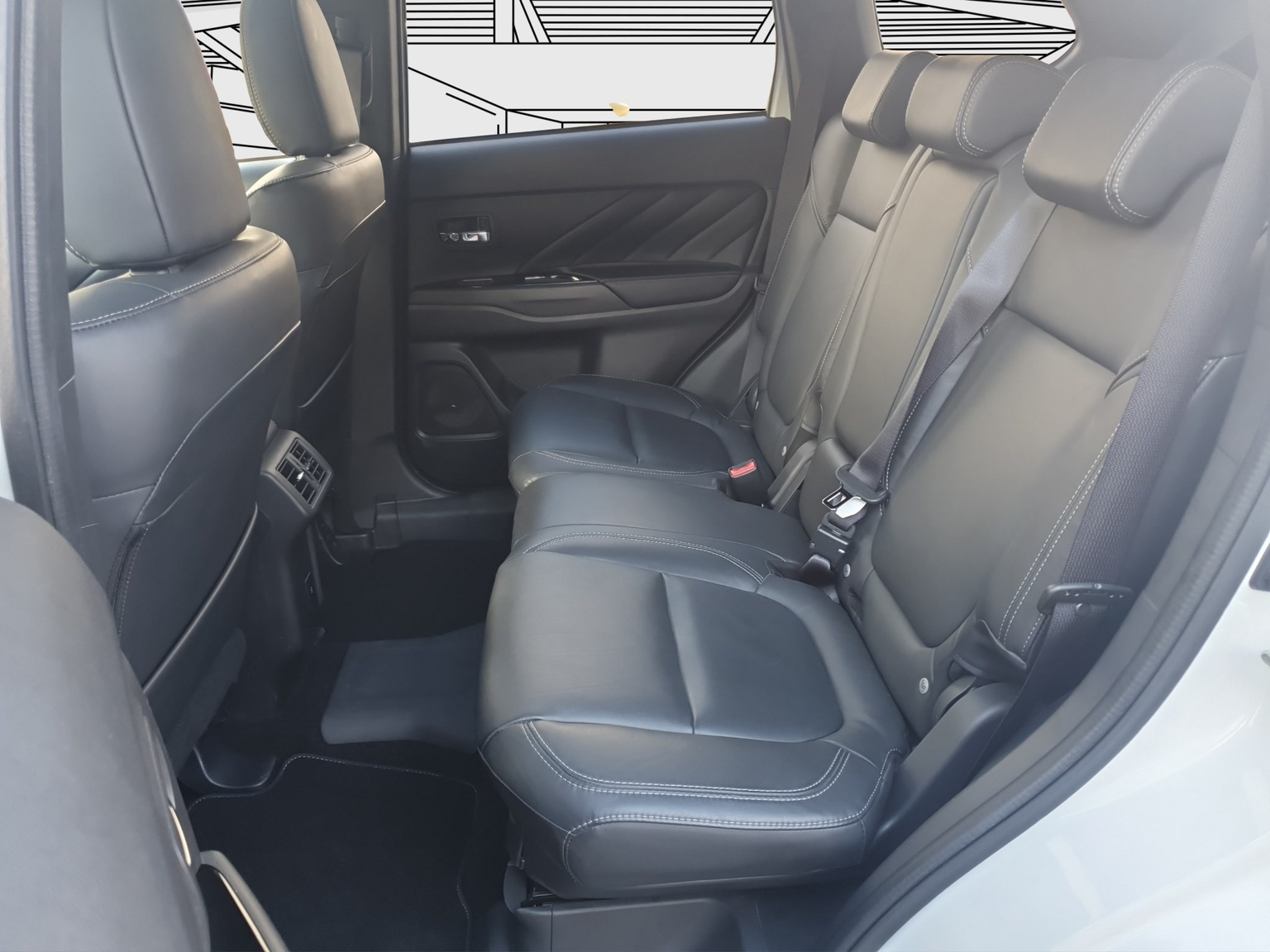 MITSUBISHI Outlander 2.4 PHEV Diamond 54 kms autonomie