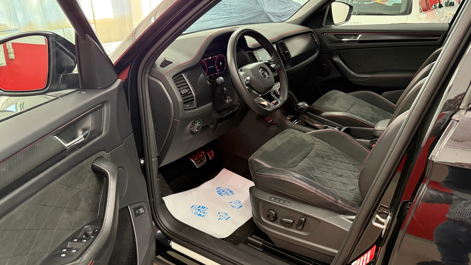 SKODA Kodiaq RS 2.0 TSI 4x4 • 245PS • AHK • LED • RFK 