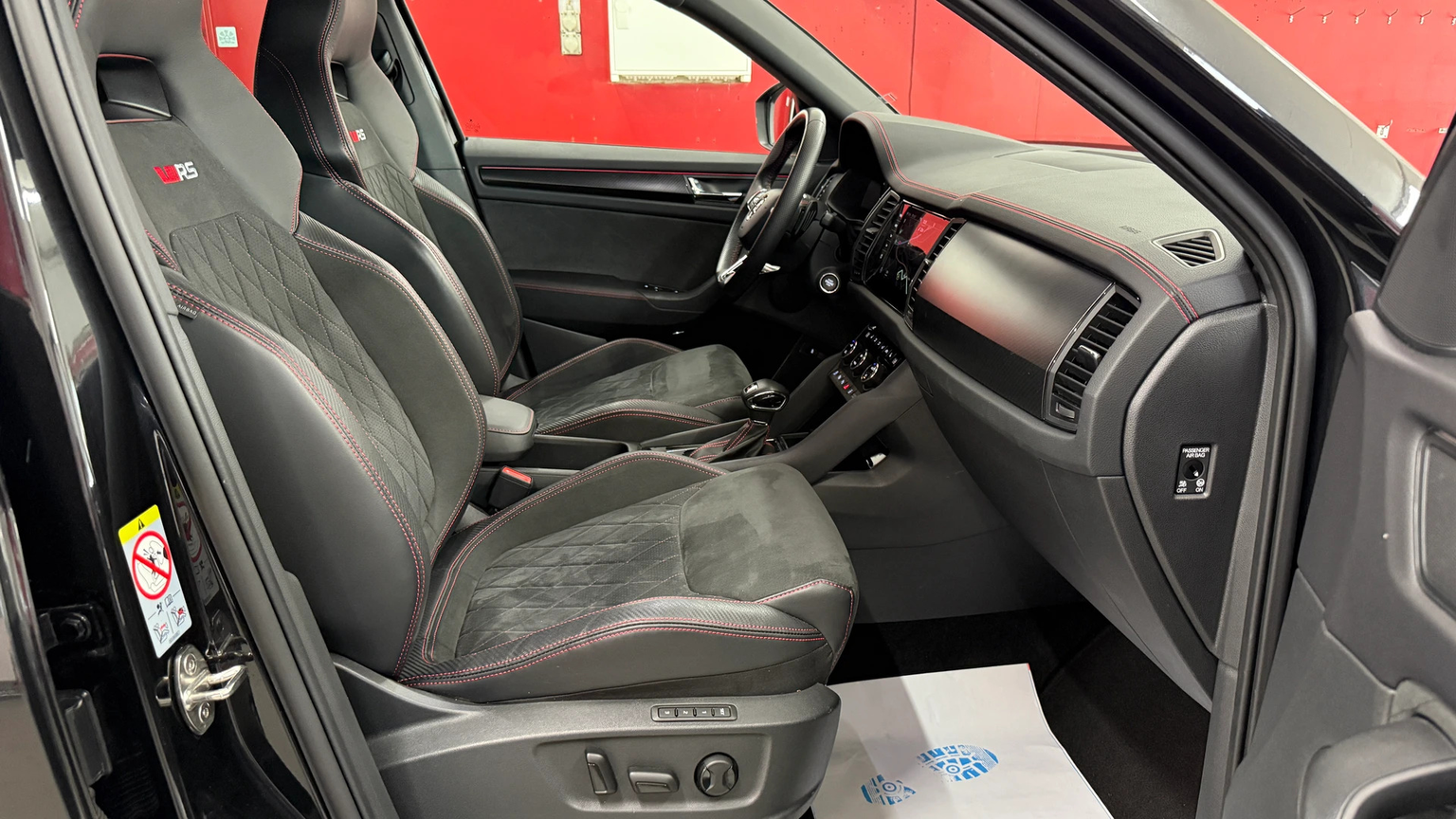SKODA Kodiaq RS 2.0 TSI 4x4 • 245PS • AHK • LED • RFK 