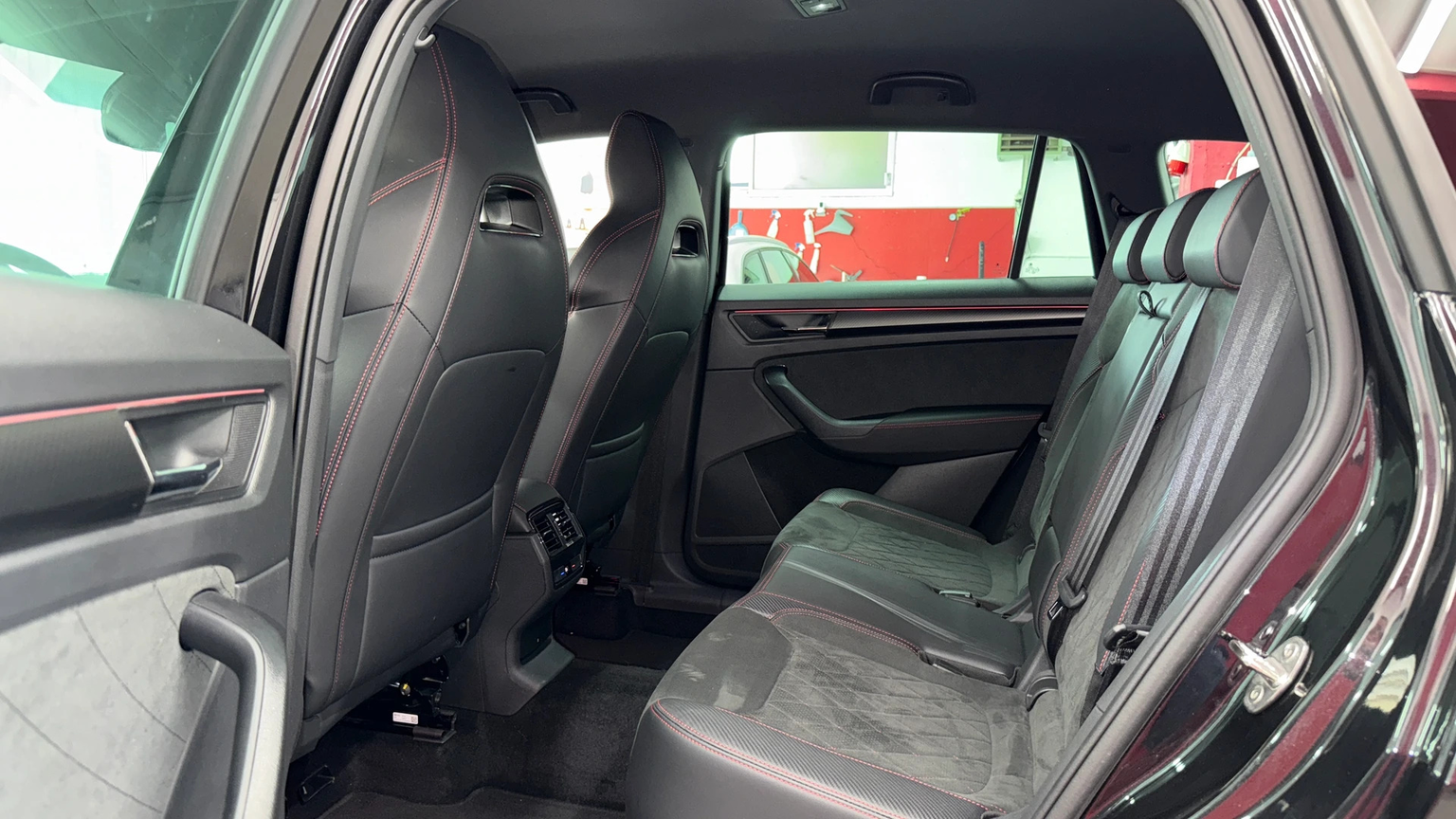 SKODA Kodiaq RS 2.0 TSI 4x4 • 245PS • AHK • LED • RFK 