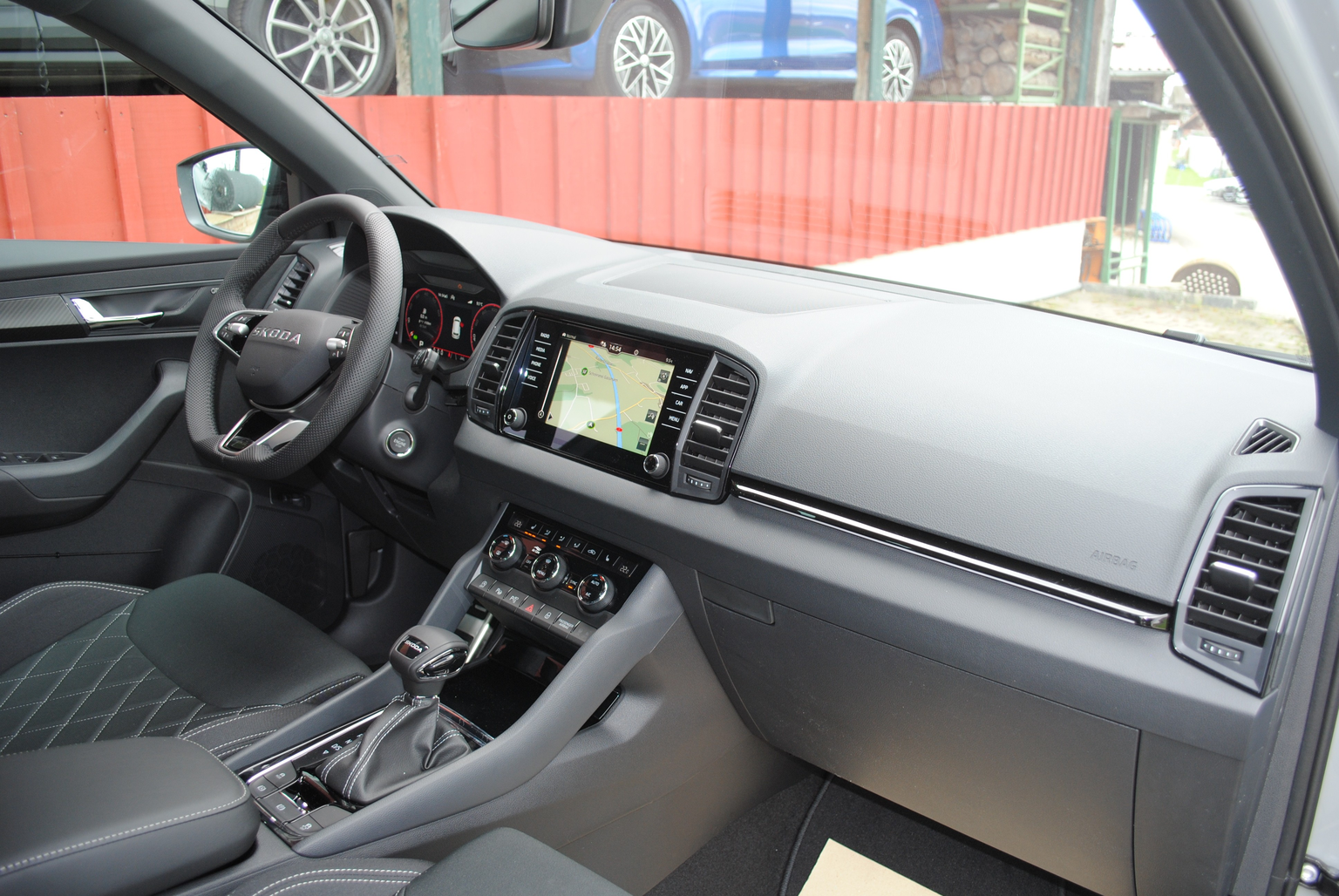 SKODA Karoq 1.5 TSI SportLine DSG
