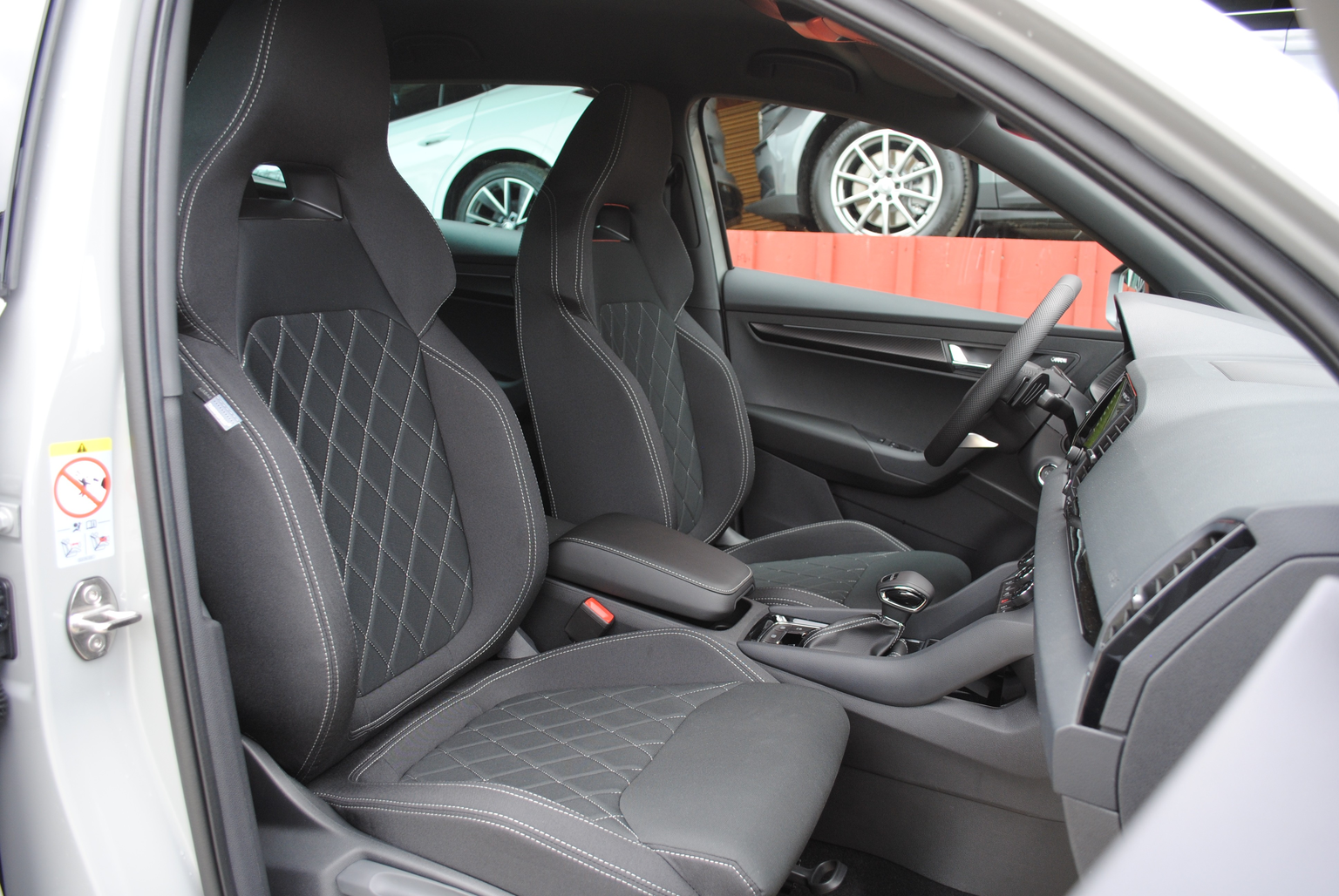 SKODA Karoq 1.5 TSI SportLine DSG