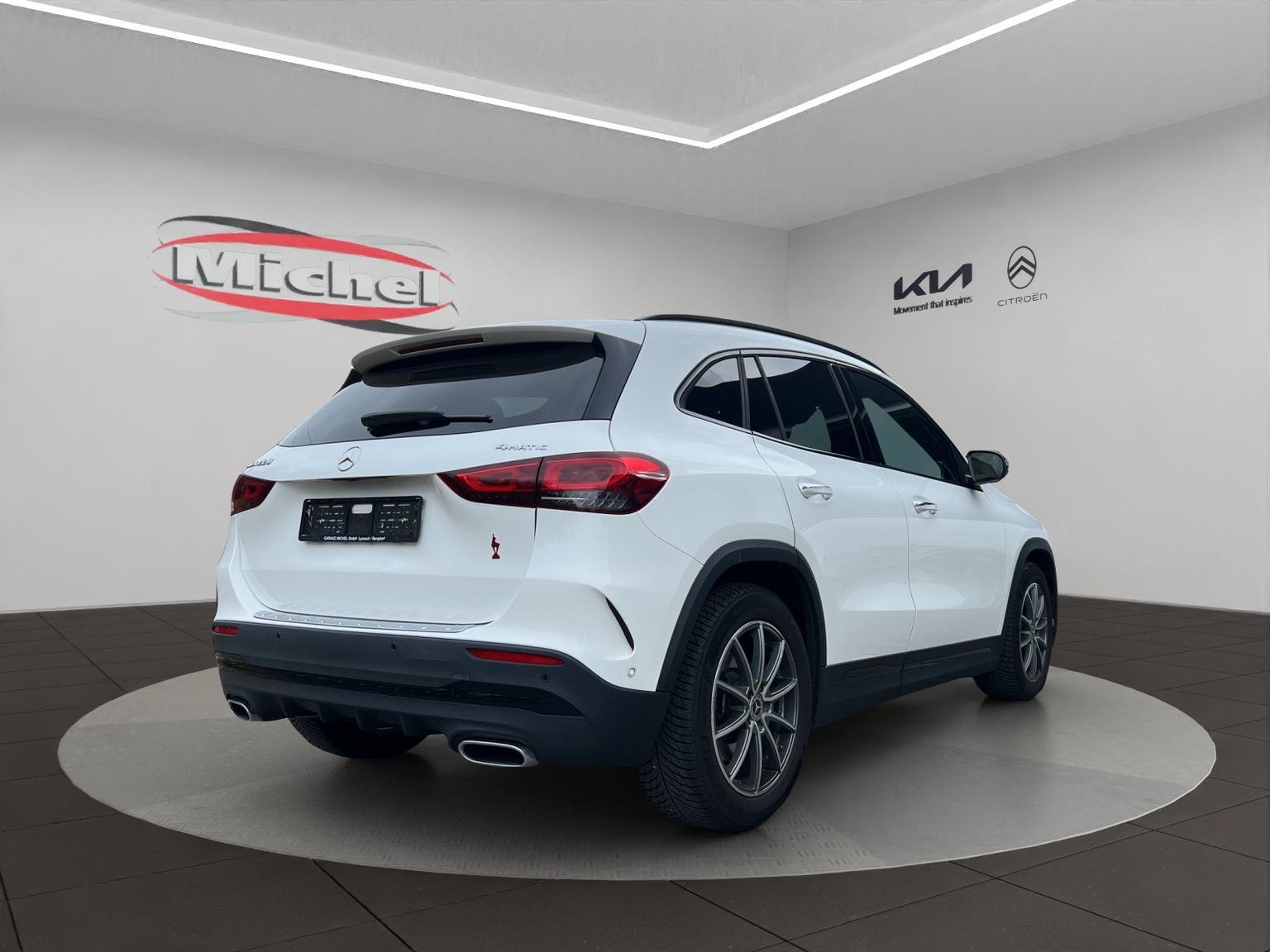 MERCEDES-BENZ GLA 220d 4Matic AMG Line 8G-DCT / Winterräder / frisch ab MFK & mit Garantie