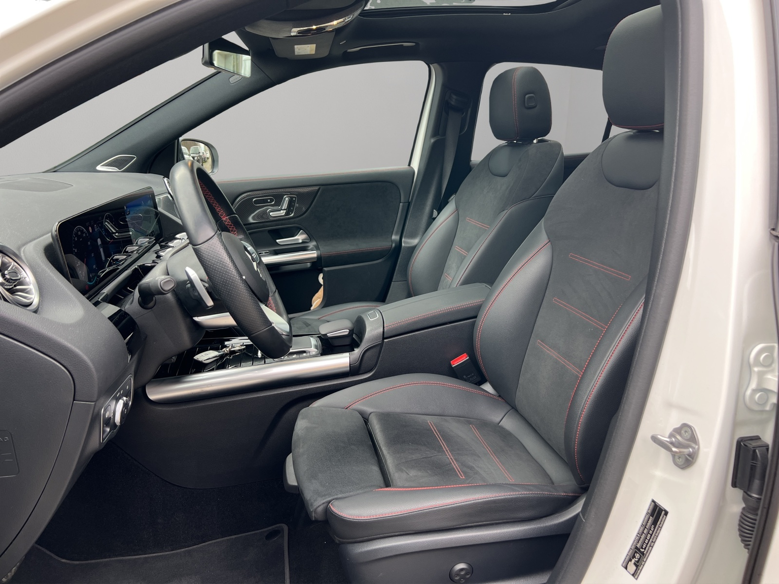 MERCEDES-BENZ GLA 220d 4Matic AMG Line 8G-DCT / Winterräder / frisch ab MFK & mit Garantie