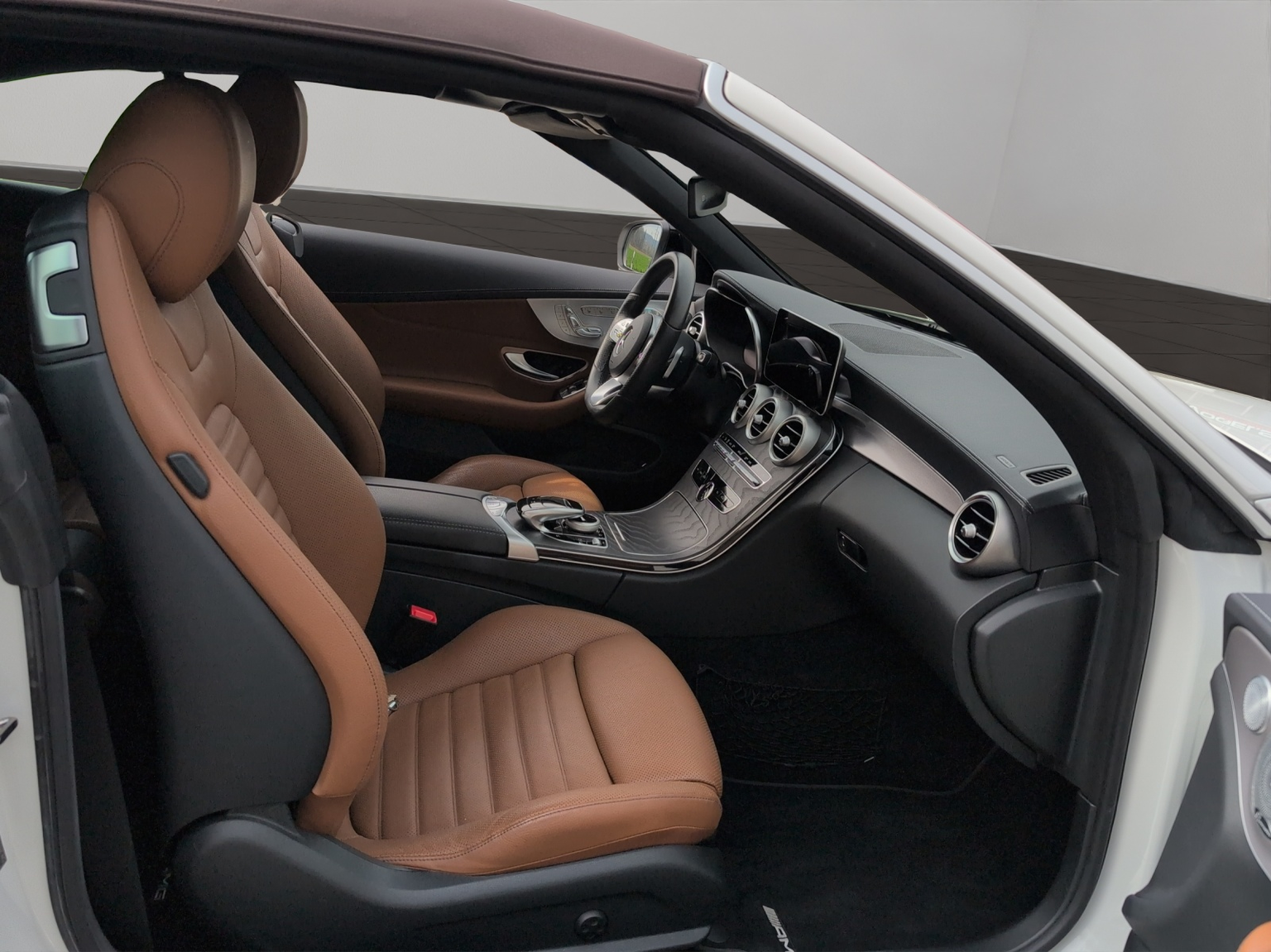 MERCEDES-BENZ C 300 AMG Line 4Matic Cabriolet 9G-Tronic / 3.99% Leasing
