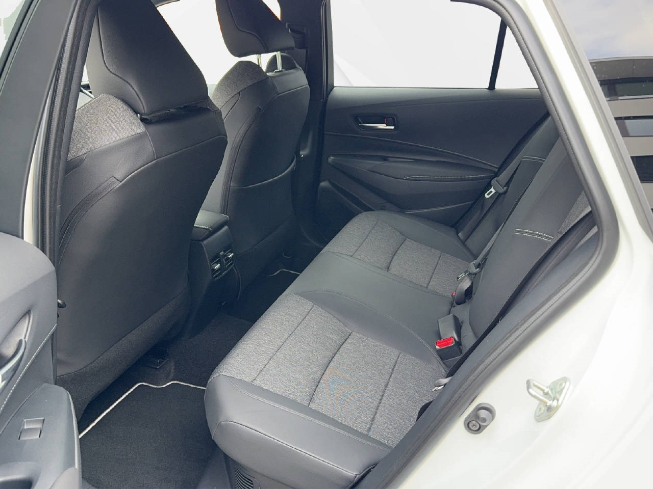 TOYOTA Corolla Touring Sports 2.0 HSD Trend