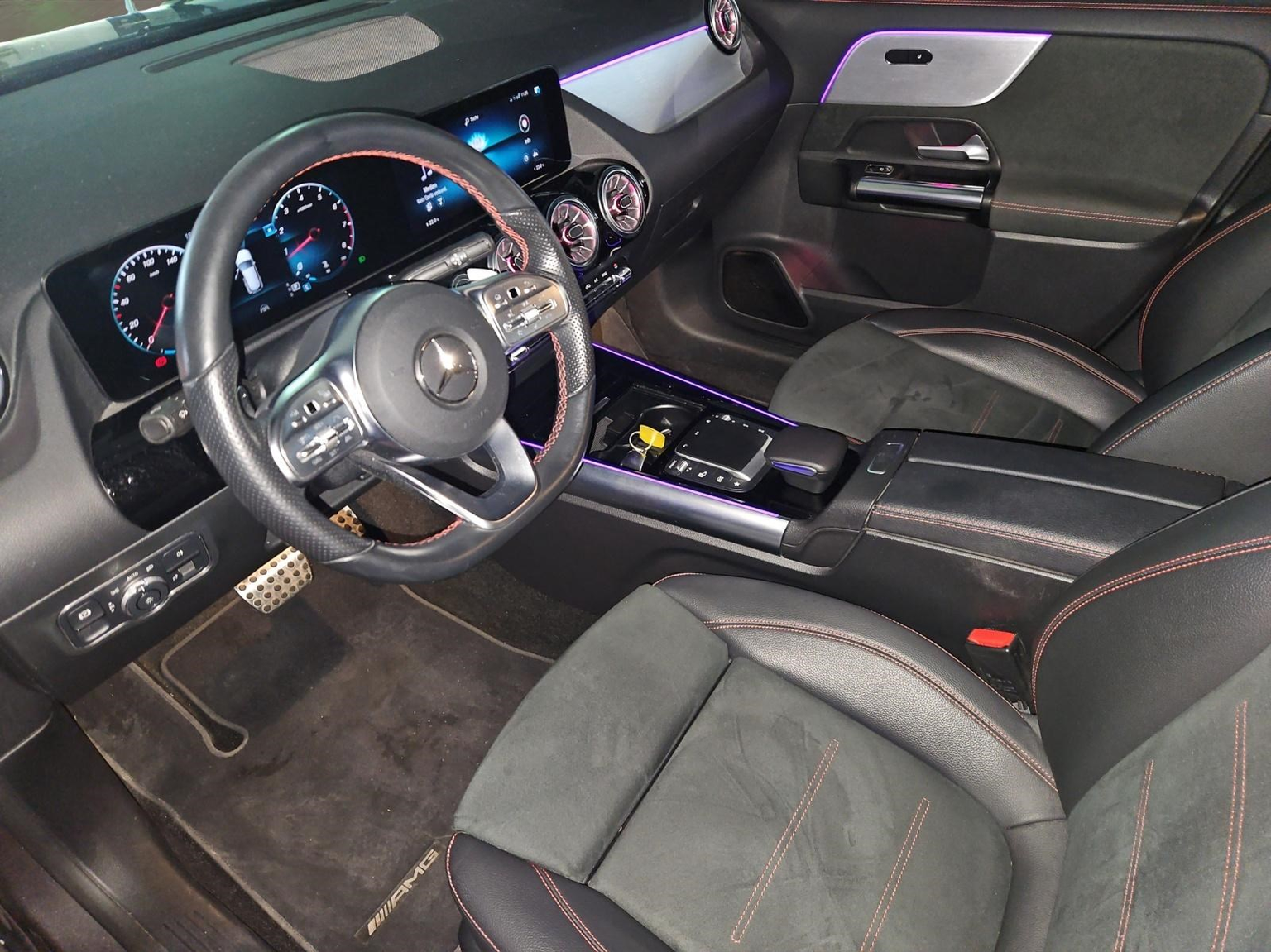 MERCEDES-BENZ GLA 250 AMG Line 4matic