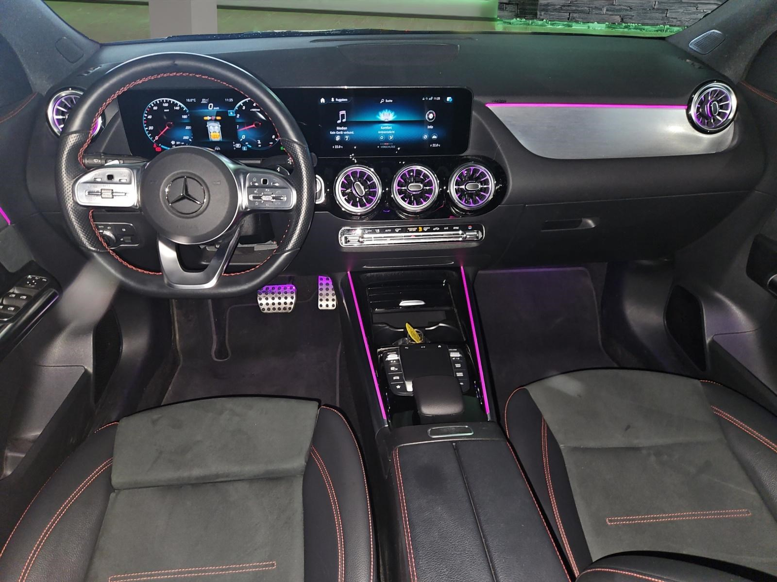 MERCEDES-BENZ GLA 250 AMG Line 4matic