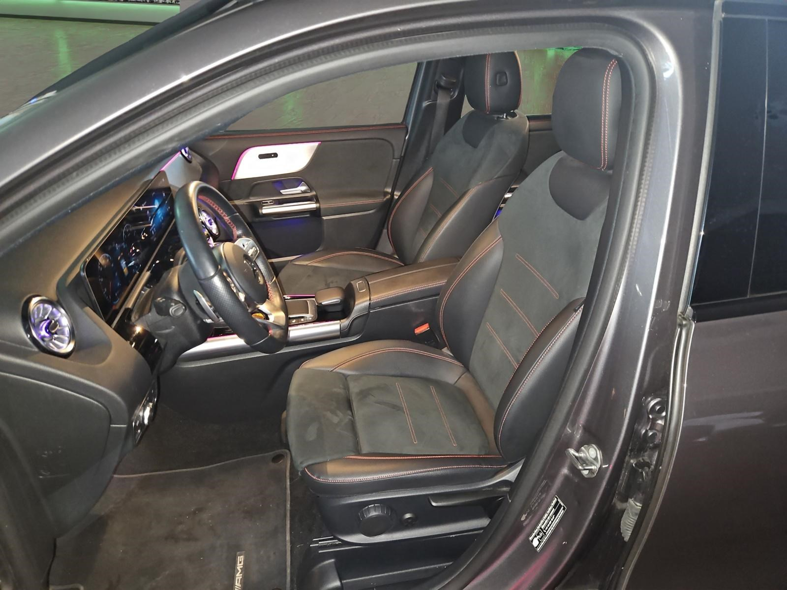 MERCEDES-BENZ GLA 250 AMG Line 4matic