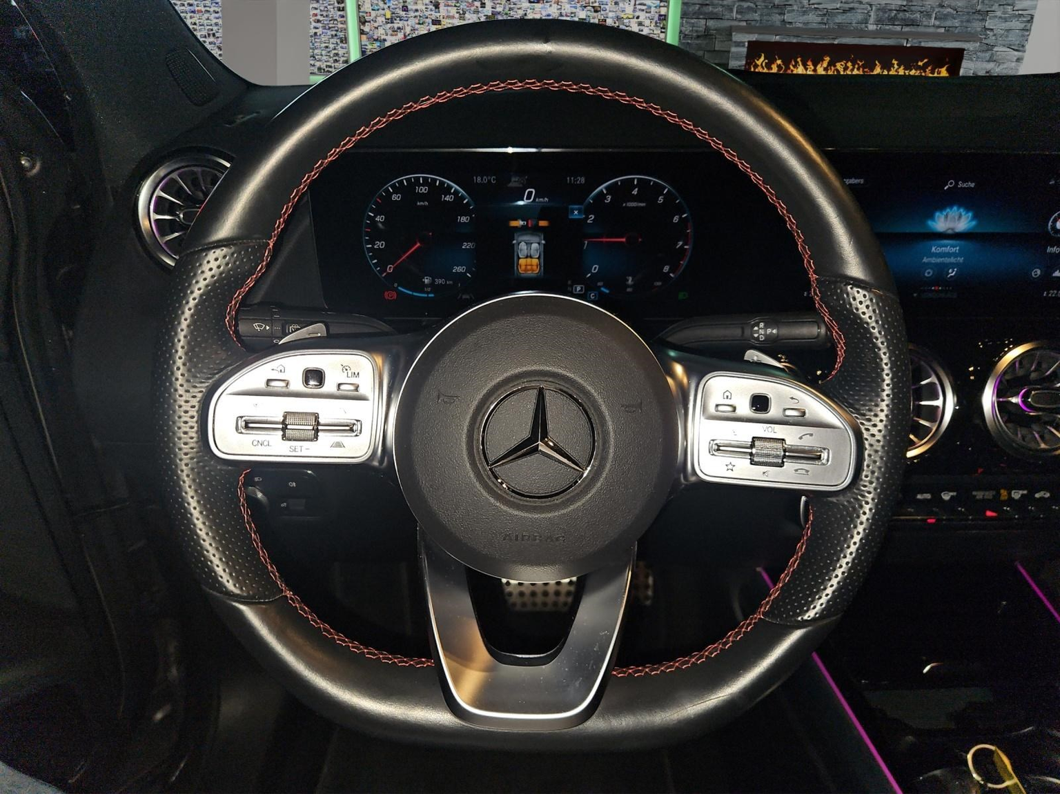 MERCEDES-BENZ GLA 250 AMG Line 4matic