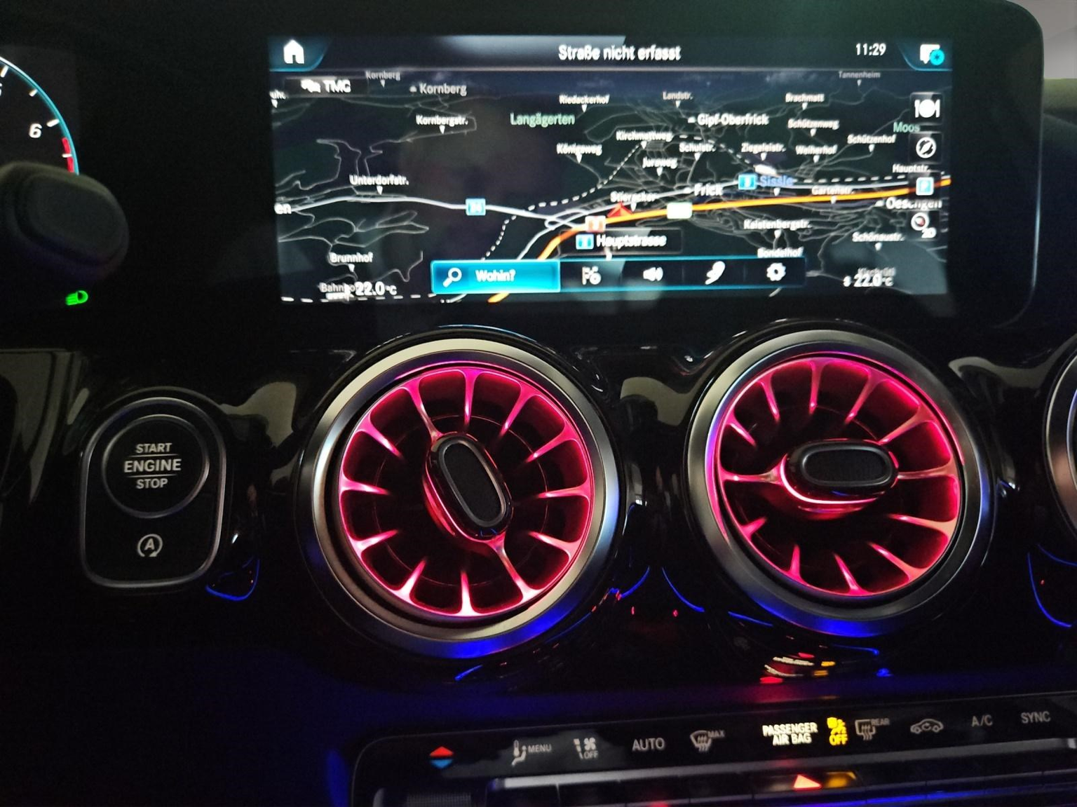MERCEDES-BENZ GLA 250 AMG Line 4matic
