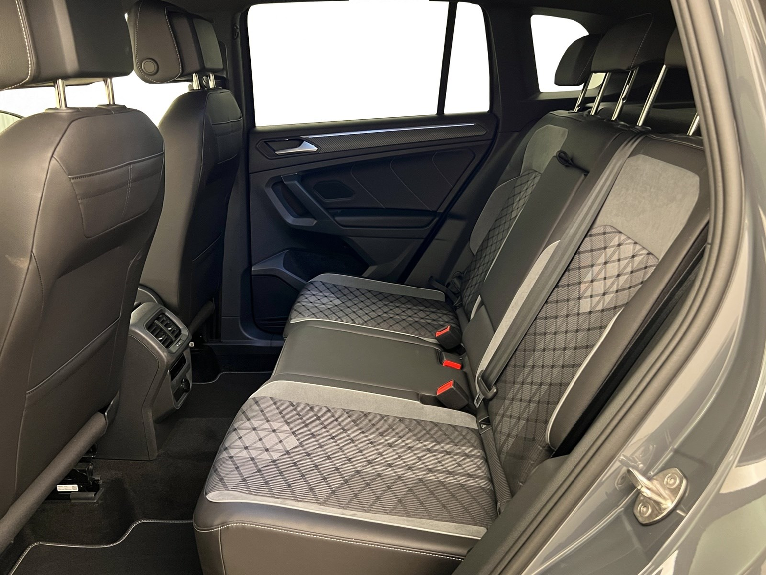 VW Tiguan 2.0 TSI R-Line DSG