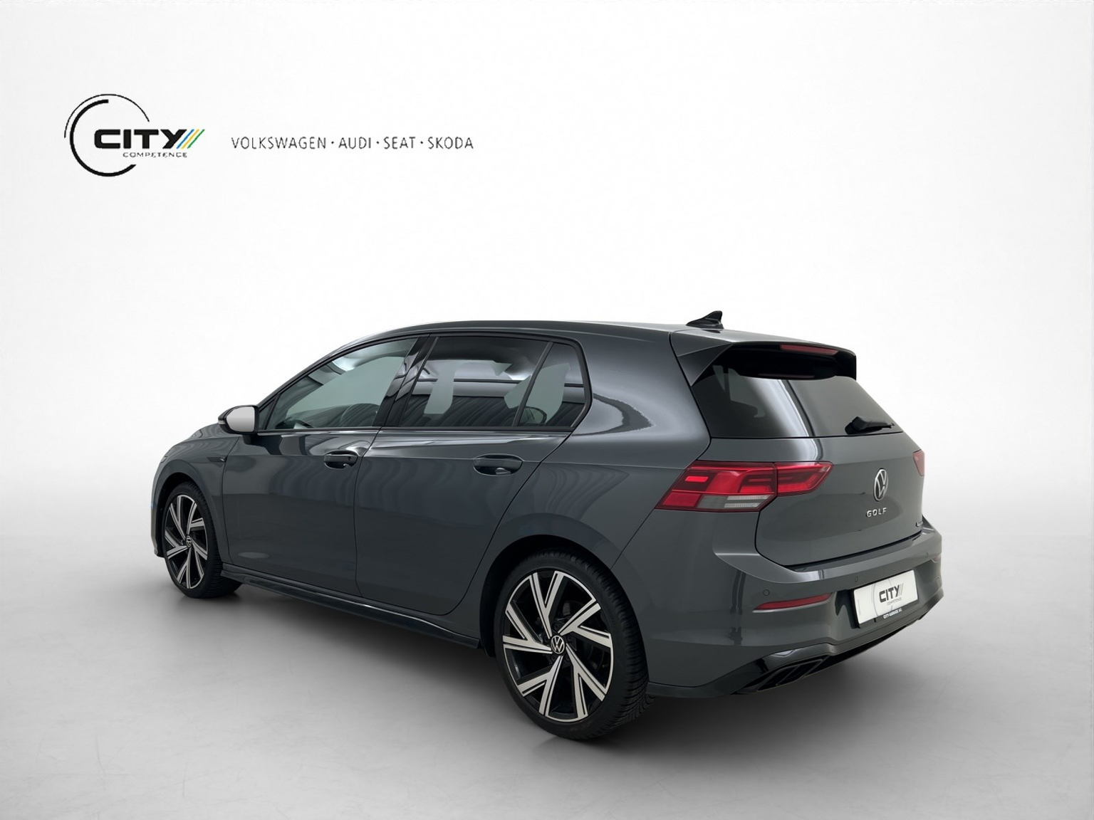 VW Golf 8 2.0 TSI R-Line DSG 4motion