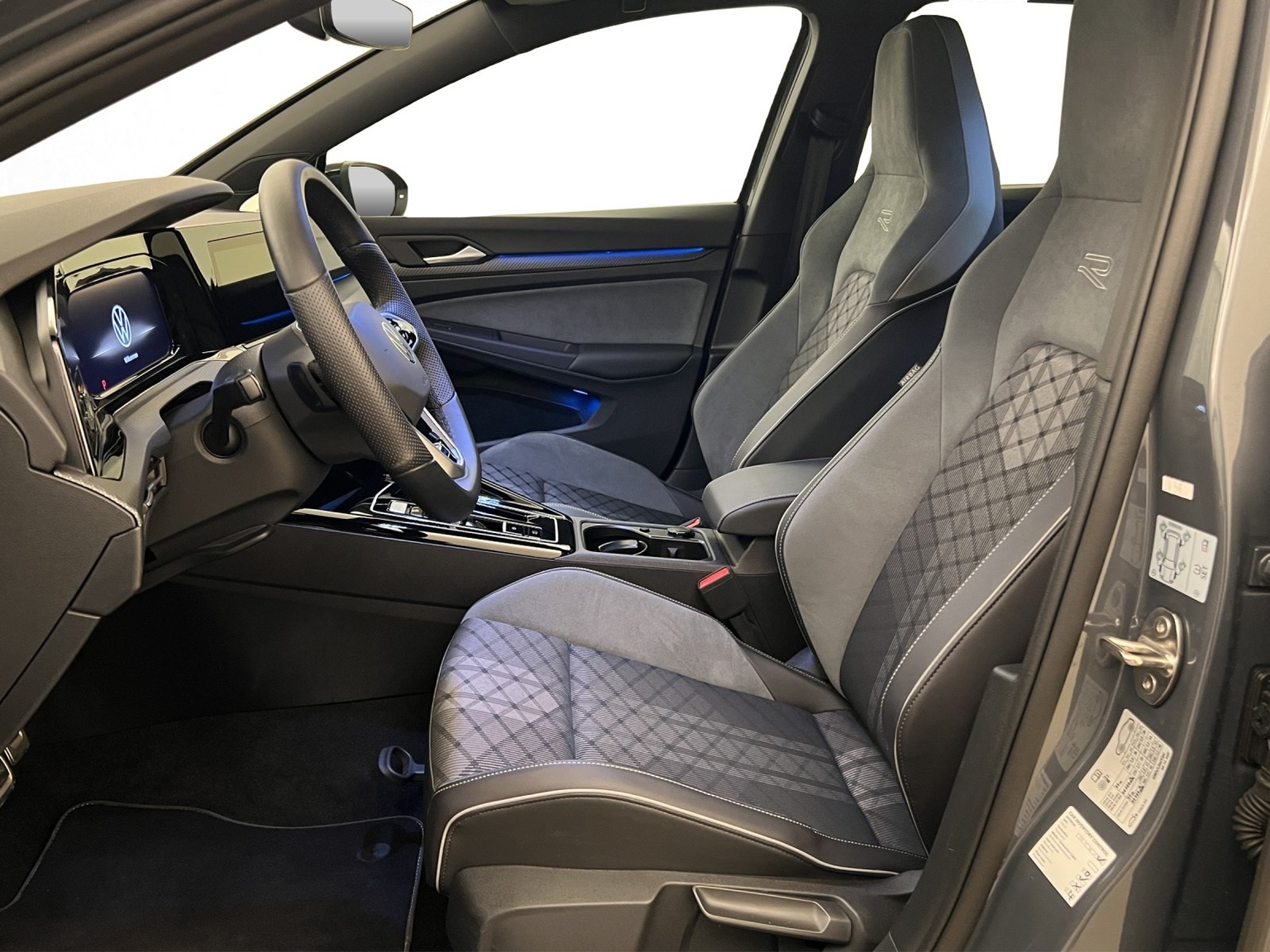 VW Golf 8 2.0 TSI R-Line DSG 4motion