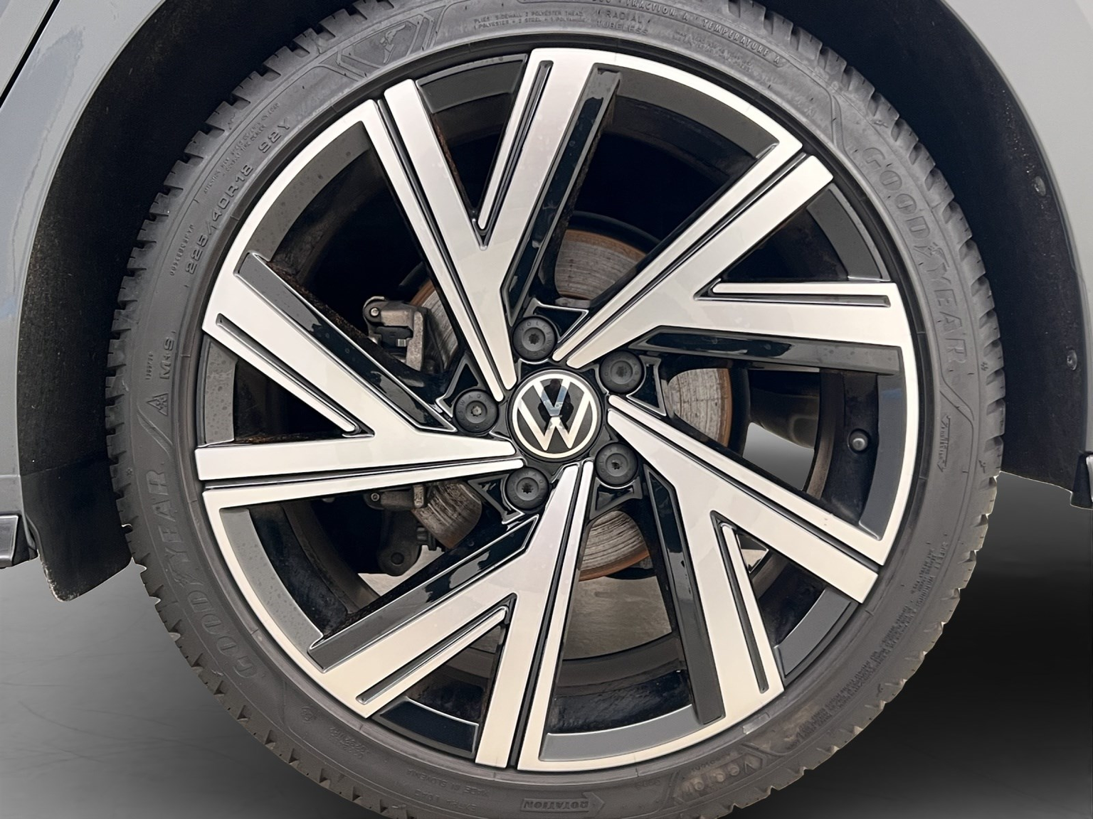VW Golf 8 2.0 TSI R-Line DSG 4motion