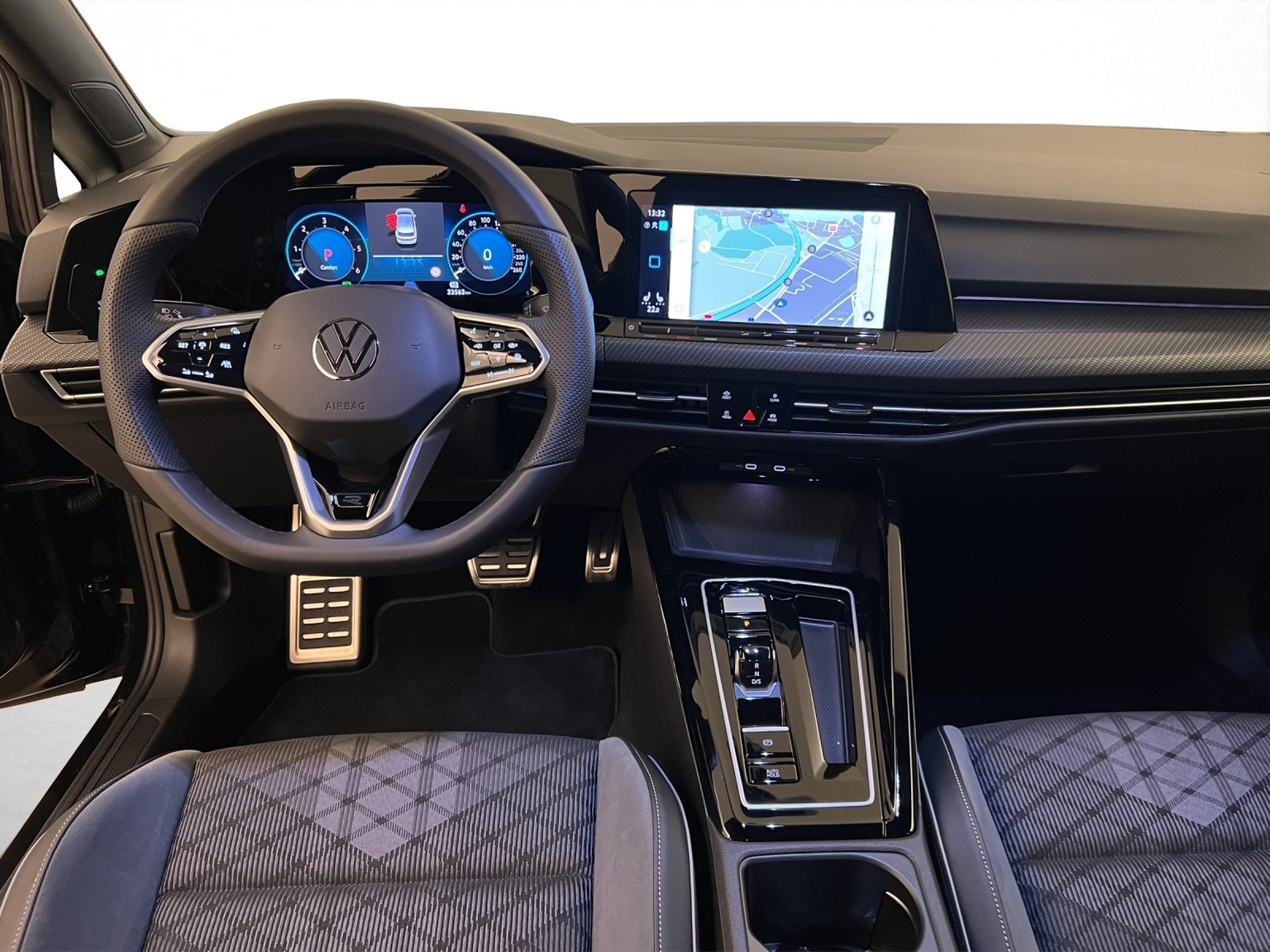 VW Golf 8 2.0 TDI R-Line DSG