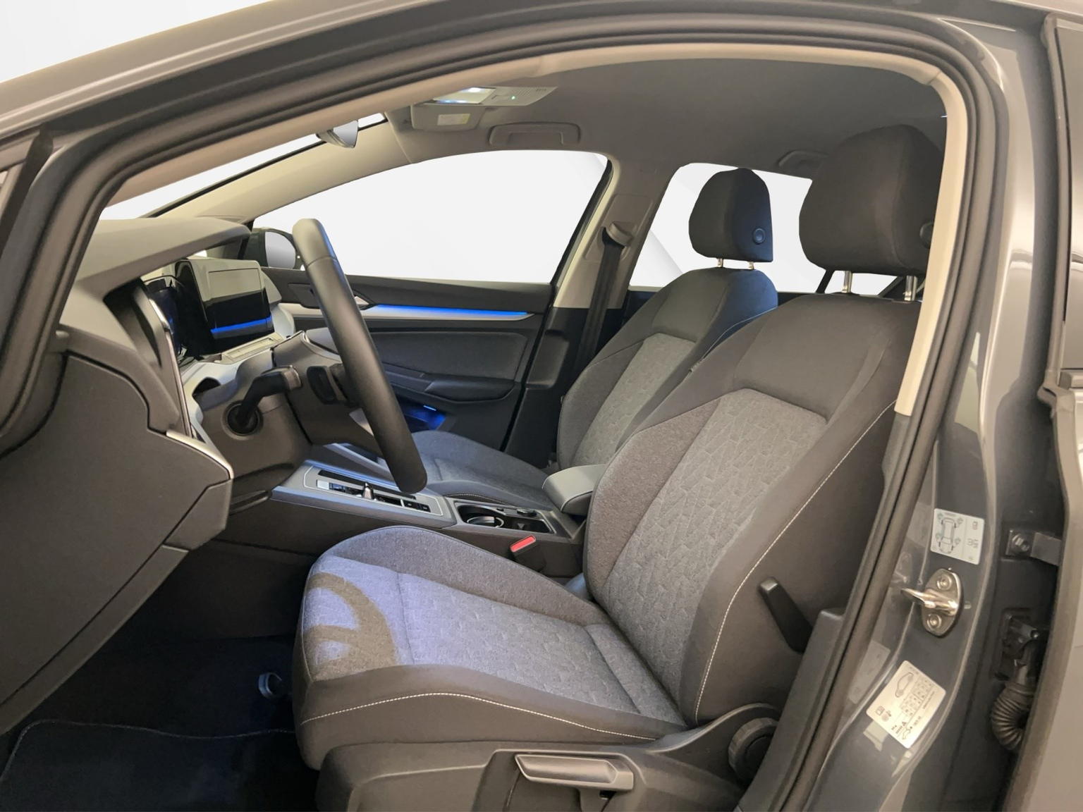 VW Golf 8 1.5 eTSI Move DSG