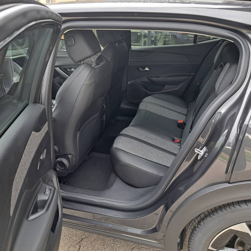 PEUGEOT 408 1.2 PureTech Allure Pack
