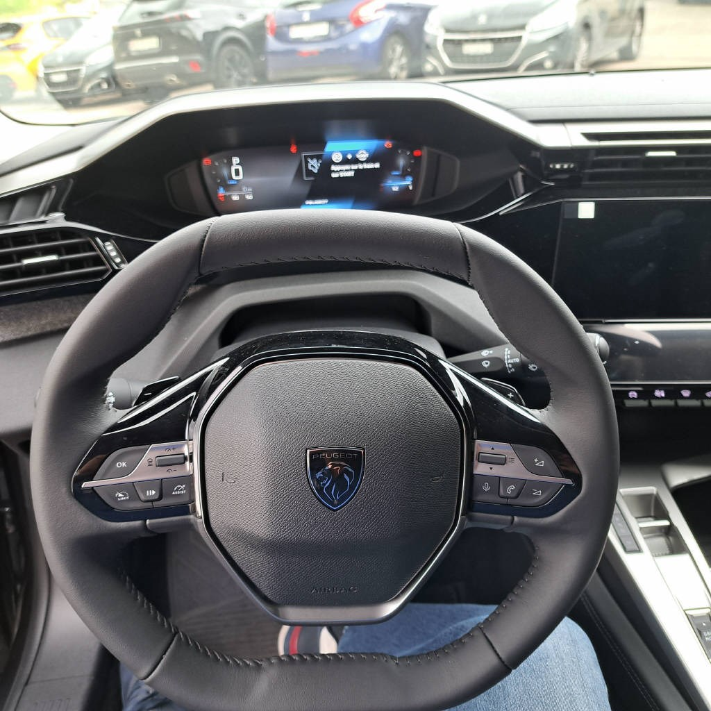 PEUGEOT 408 1.2 PureTech Allure Pack