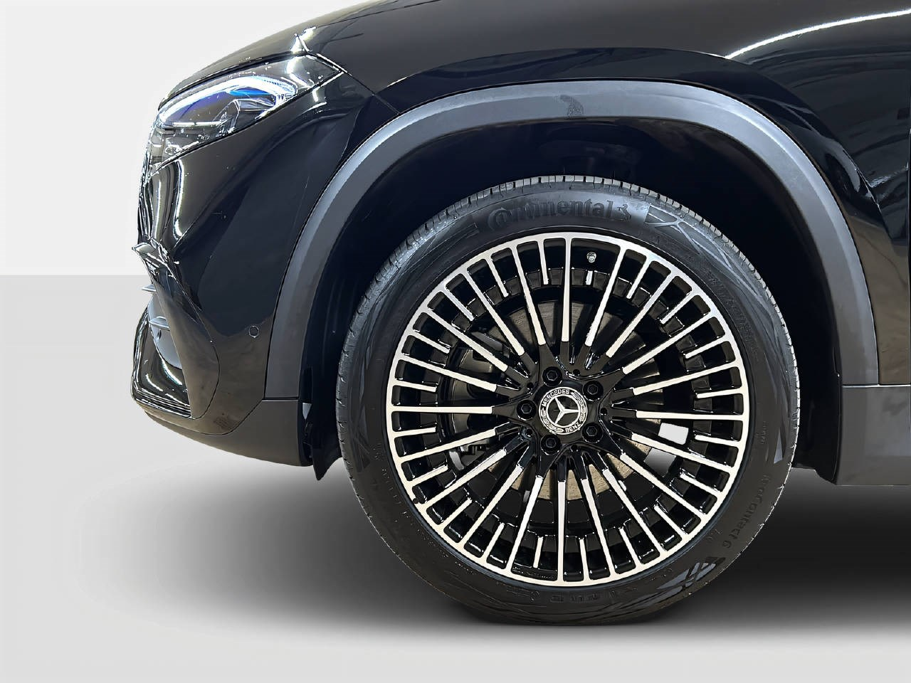 MERCEDES-BENZ EQA 300 Swiss Star AMG Line 4matic