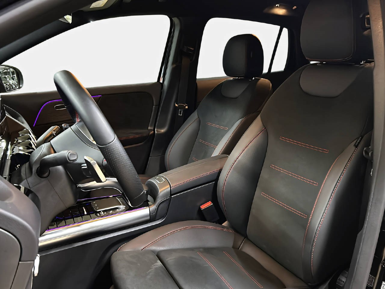 MERCEDES-BENZ EQA 300 Swiss Star AMG Line 4matic