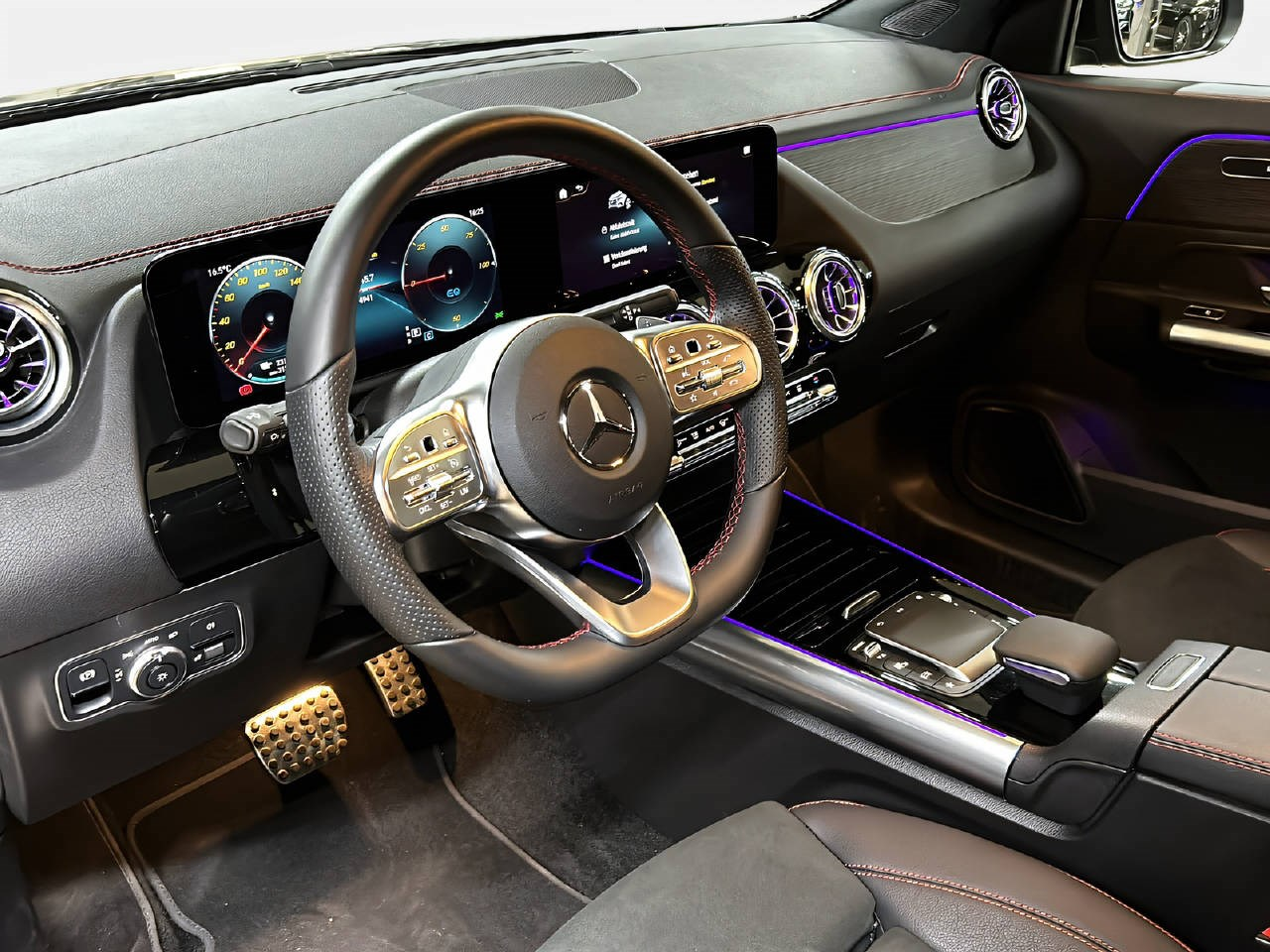 MERCEDES-BENZ EQA 300 Swiss Star AMG Line 4matic